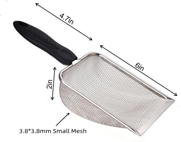 Metal mesh scoop with dimensions labeled on a white background
